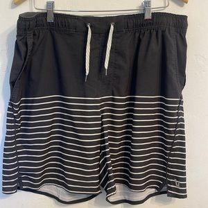 Vuori men’s large shorts C2